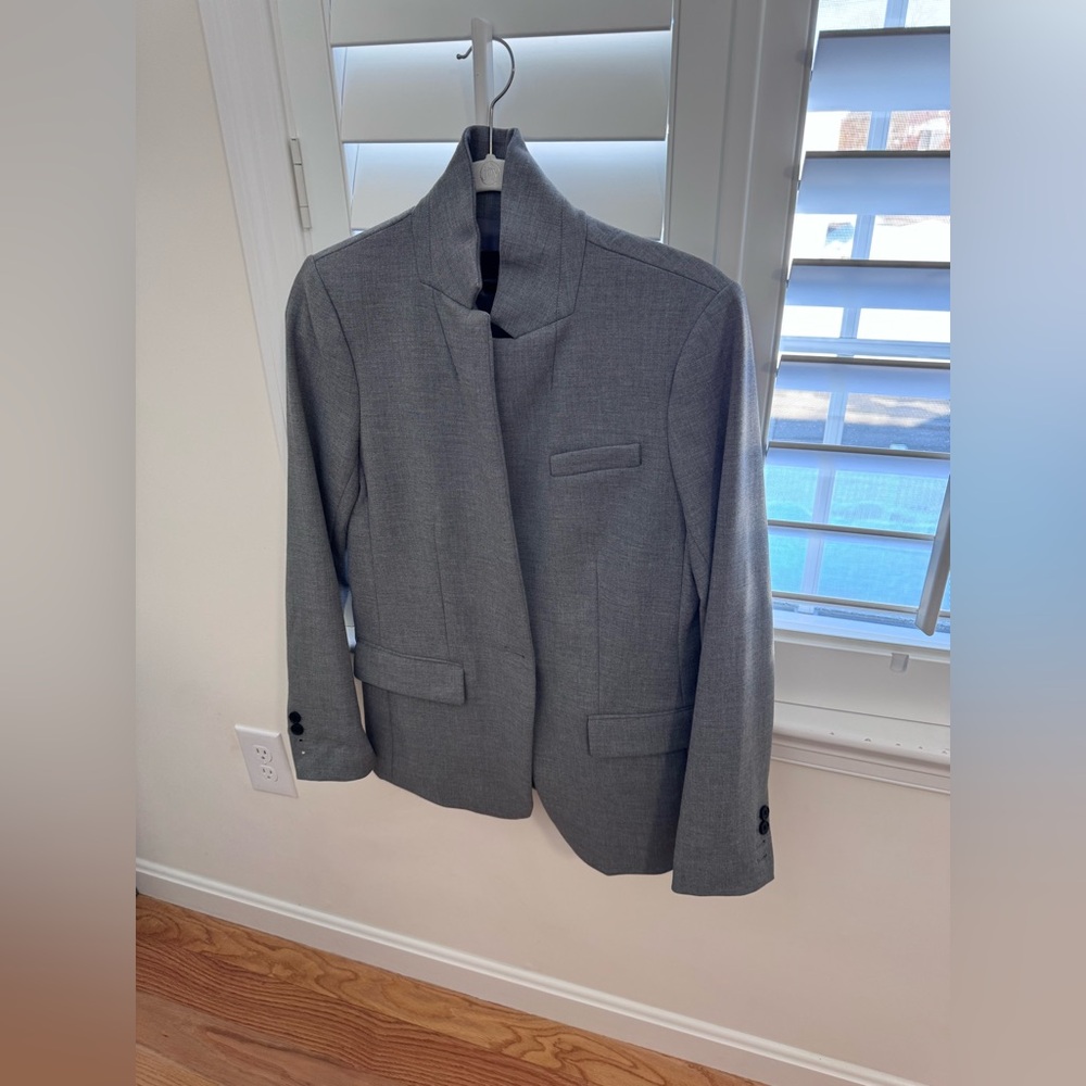 Women’s Jcrew Regent blazer EUC size 4 (stretchy!)